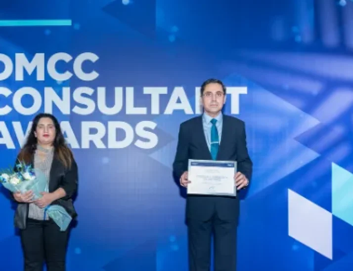 Freemont-Oneworld-Group,-UAE-Corporate-Services-Team-Wins-Top-Performing-Consultant-in-DMCC-Consultant-Awards